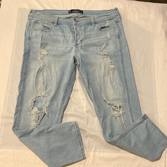 Hollister Vintage Boyfriend Jeans - Picture 1 of 2
